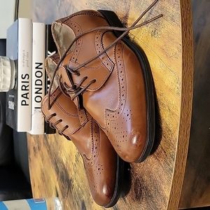 Boys Florsheim kids dress shoe size 4